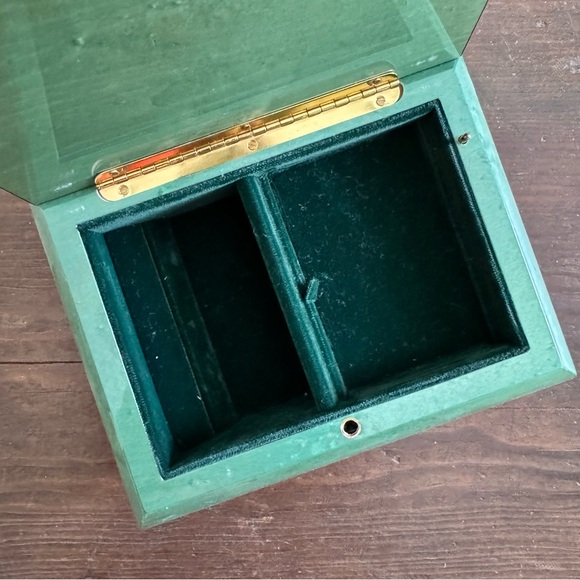Italian Wooden Musical Jewelery Box Emerald Green - Picture 6 of 6
